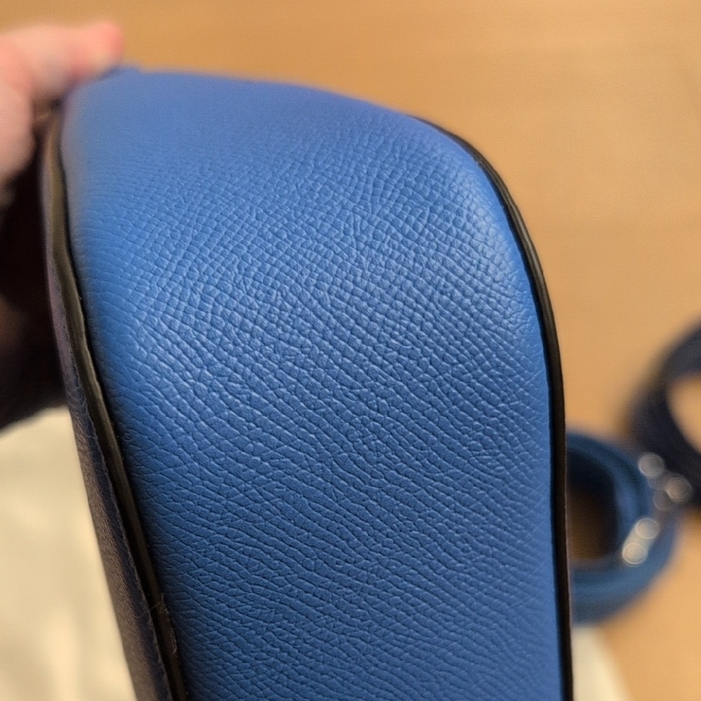Coach Vibrant Blue Shoulder Bag - Picture 3 of 11